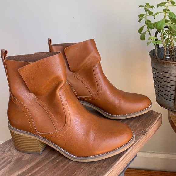 Shoes - Spring brown mission boots